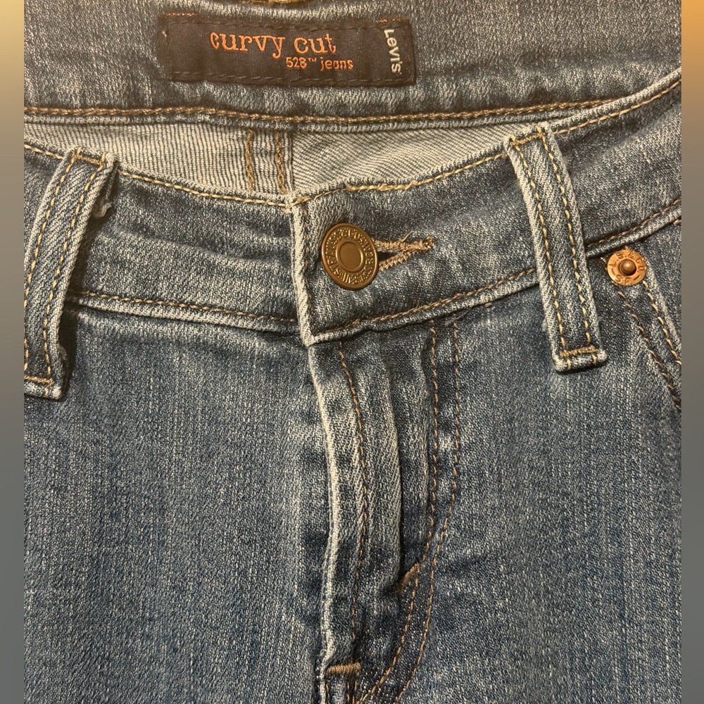 Levi's Women's Classic Blue Denim Jeans